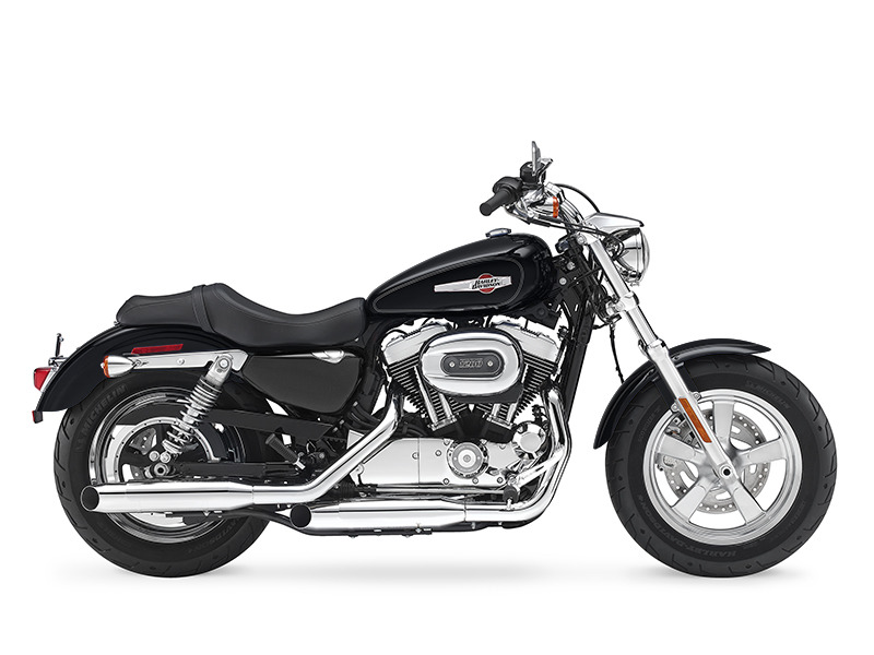 2016 Harley-Davidson&#174; Sportster® XL1200C - Sportster&#174; 1200 Custom Brighton, Michigan